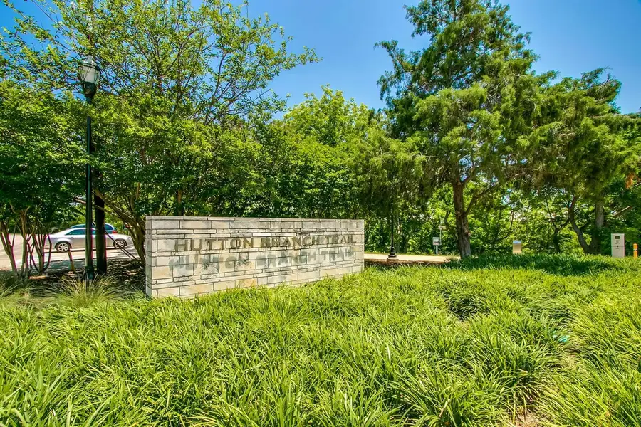Image 8 of the Thomas Place Cottages community in Carrollton, TX.