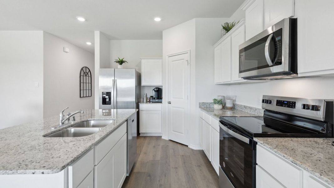 Furnished interior in a model home at Corsicana Commons in Corsicana (Image 4).
