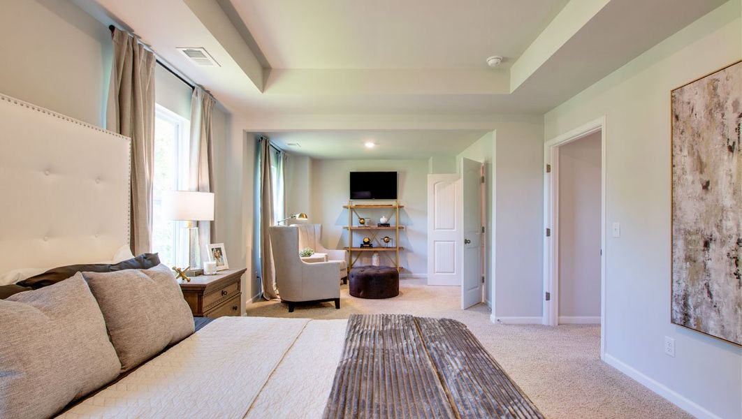 Furnished interior in a model home at Woodbridge Glen Townhomes in Lebanon (Image 30).