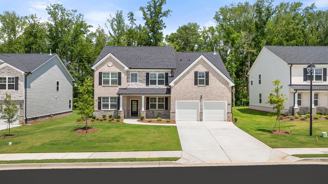 Front exterior of a home in the Independence community, located in Loganville, GA (Image 14).