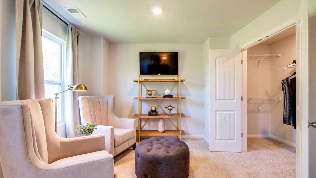 Furnished interior in a model home at Woodbridge Glen Townhomes in Lebanon (Image 31).