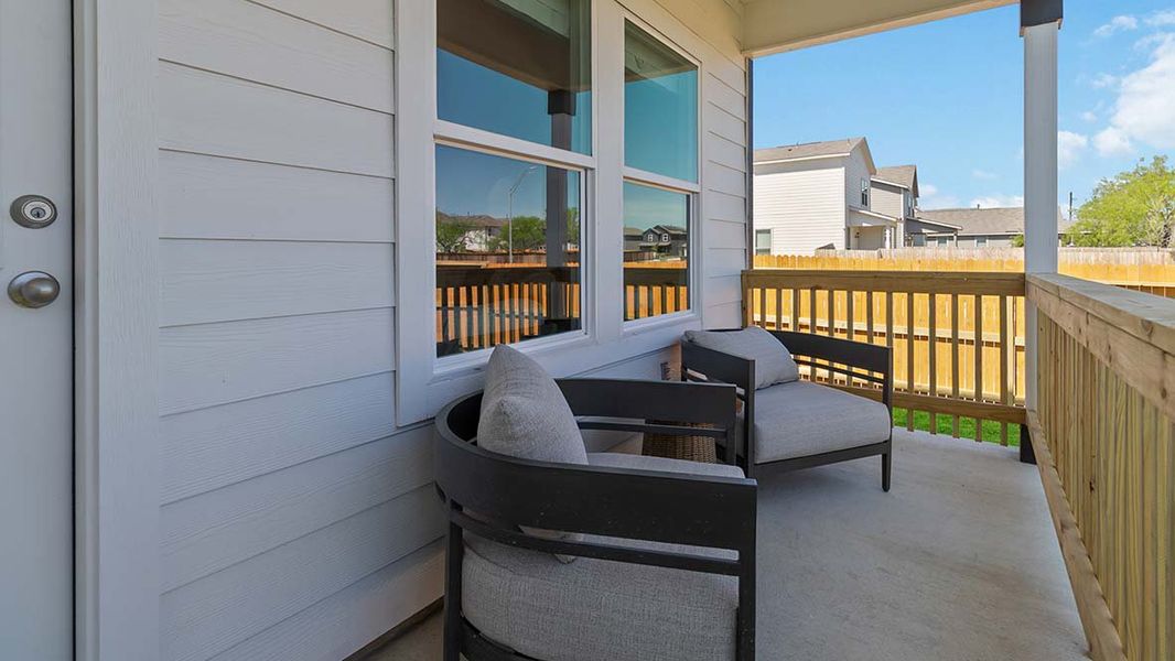 Exterior details of a home in Blue Ridge Ranch, San Antonio (Image 5).