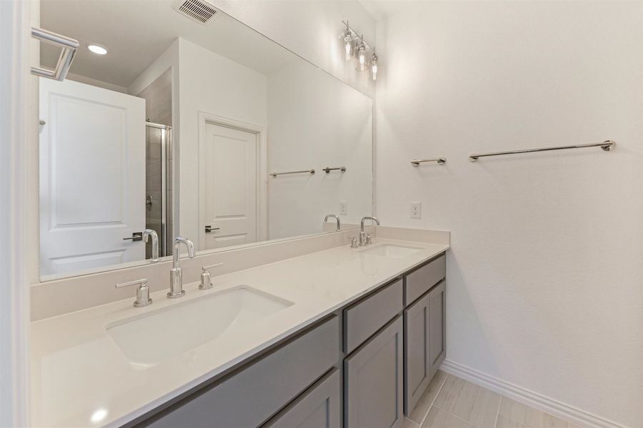 Image 38 of the Legends Crossing - Bungalows community in Irving, TX.