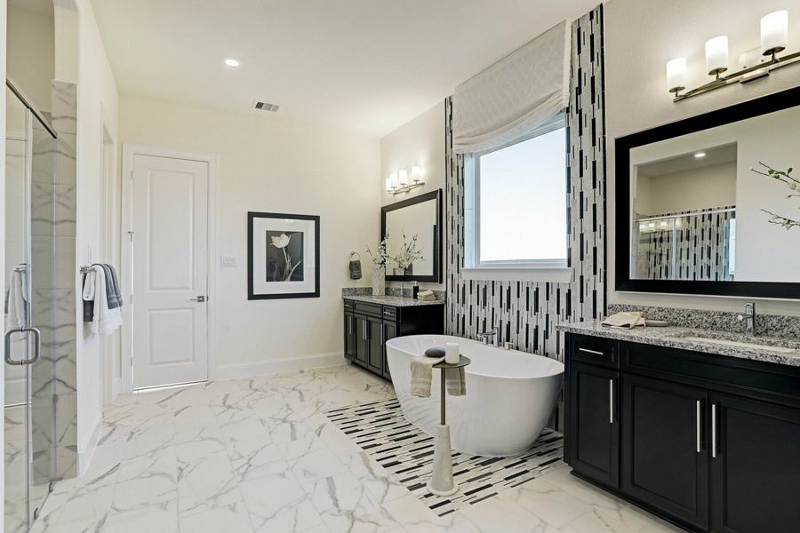Image 13 of the Del Bello Lakes 70 Series community in Manvel, TX.