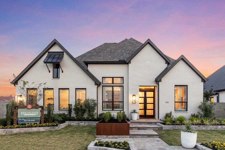 Front exterior of a home in the Legacy community, located in League City, TX (Image 3).