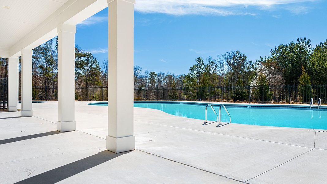 Exterior details of a home in Oaks at Cedar Grove, Fairburn (Image 7).