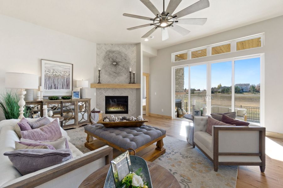 The Aurora Highlands,80019