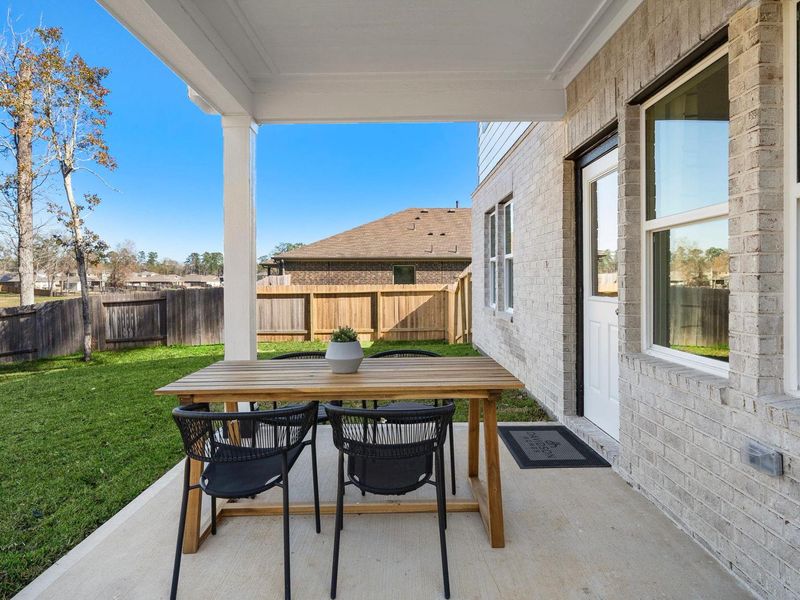 Exterior details of a home in Lakes at Black Oak, Magnolia (Image 6).