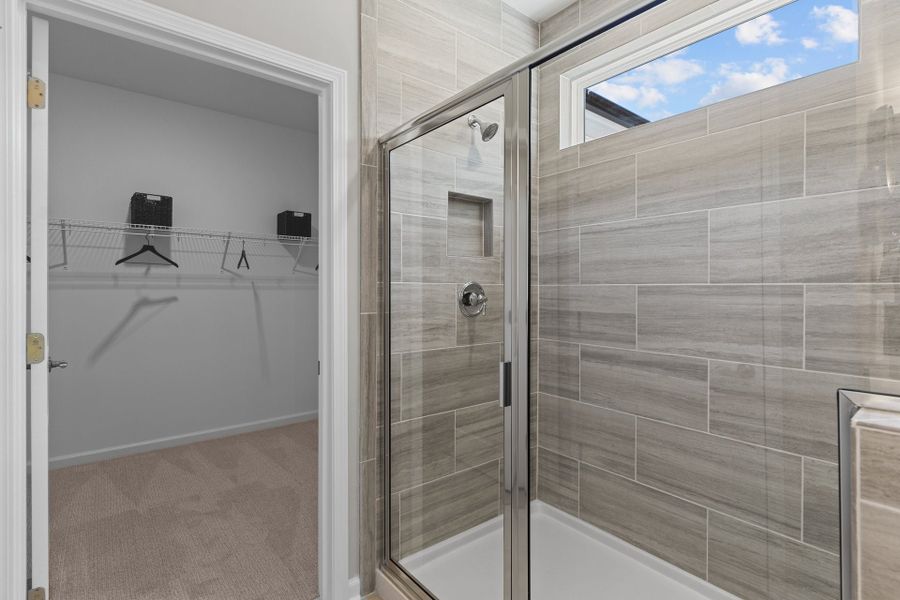 Furnished interior in a model home at Goose Marsh in Bolivia (Image 17).