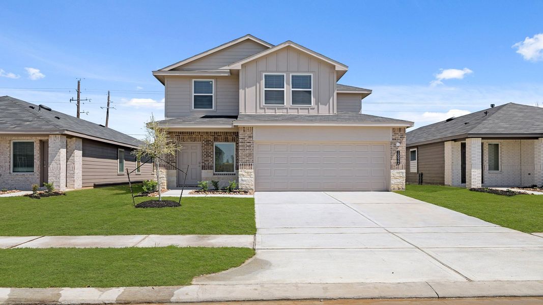 Front exterior of a home in the Legacy Park community, located in Houston, TX (Image 5).