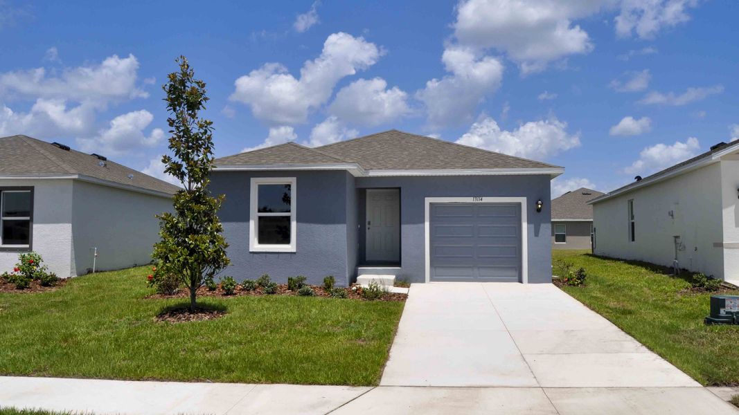 Front exterior of a home in the Oakfield Lakes community, located in Parrish, FL (Image 20).