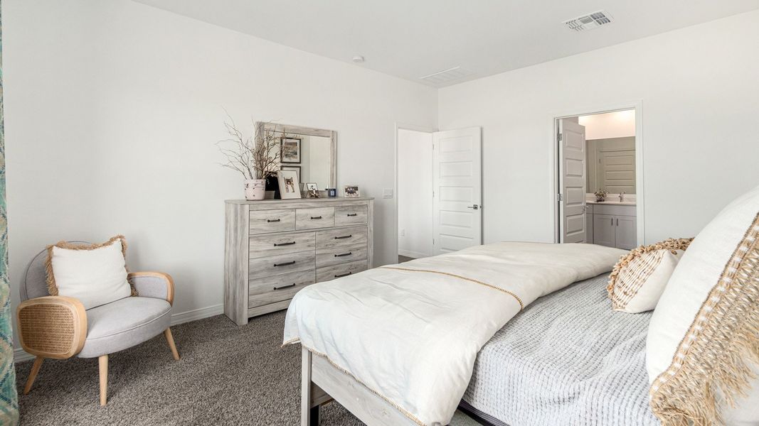 Furnished interior in a model home at Sahuarita Acres in Sahuarita (Image 25).