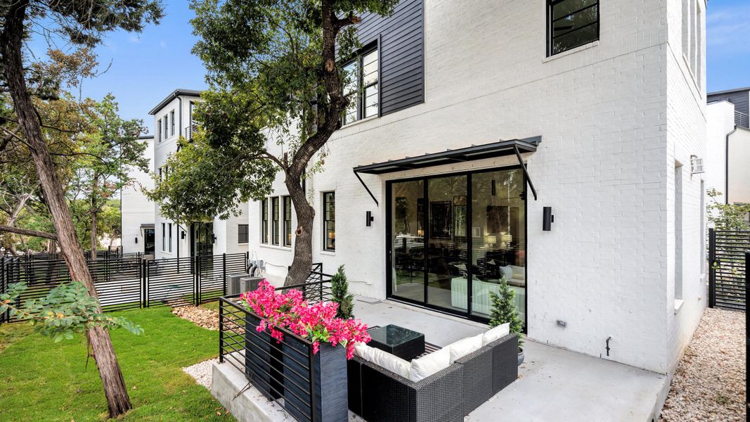 Exterior details of a home in Spyglass, Austin (Image 5).