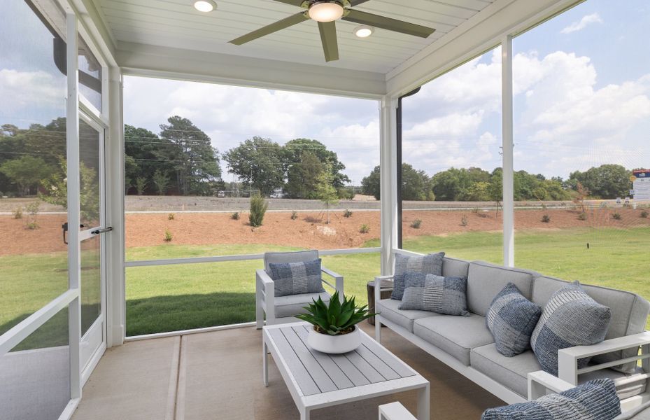 Screened-in Porch Screened-in Porch