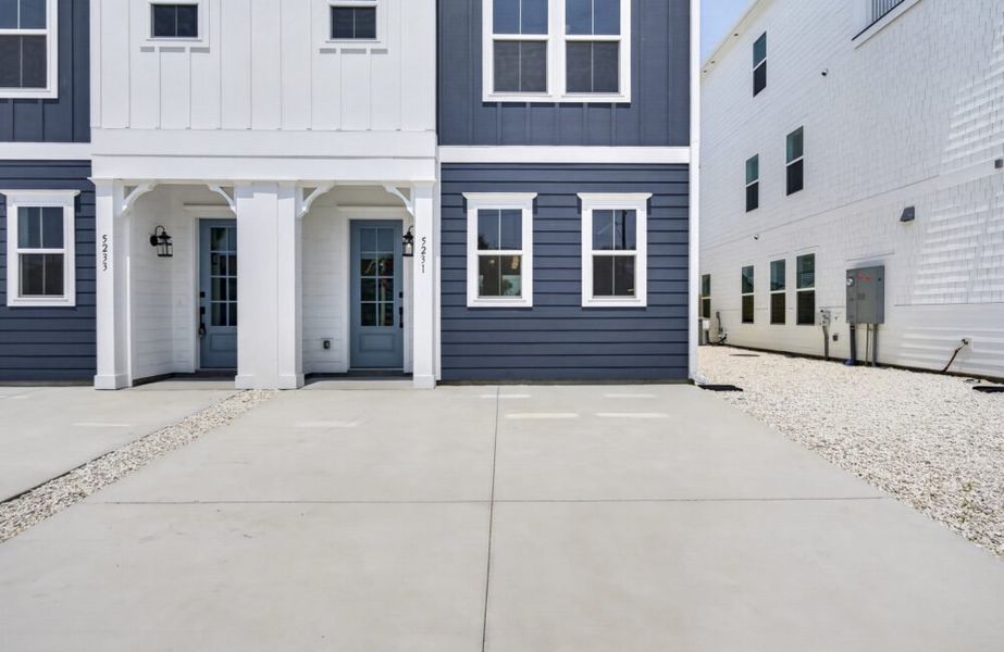 Exterior details of a home in Thomas Drive, Panama City Beach (Image 7).