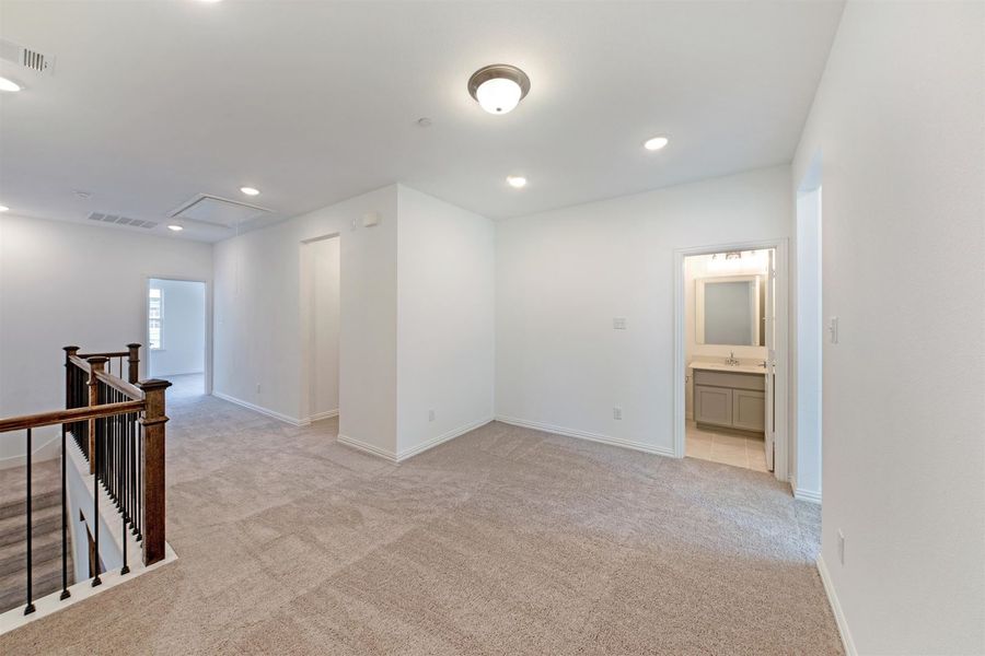 Image 31 of the Legends Crossing - Bungalows community in Irving, TX.