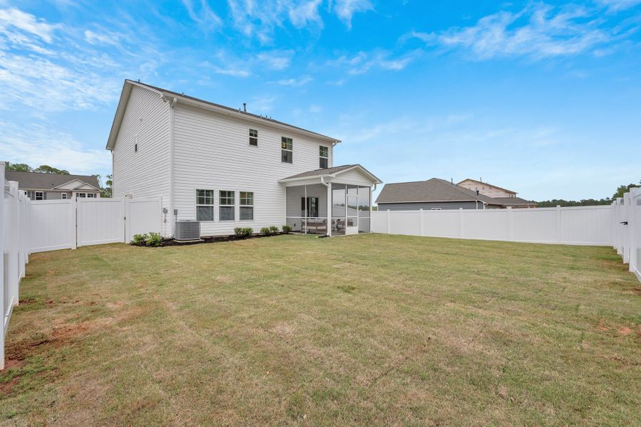 Benton II Back Exterior