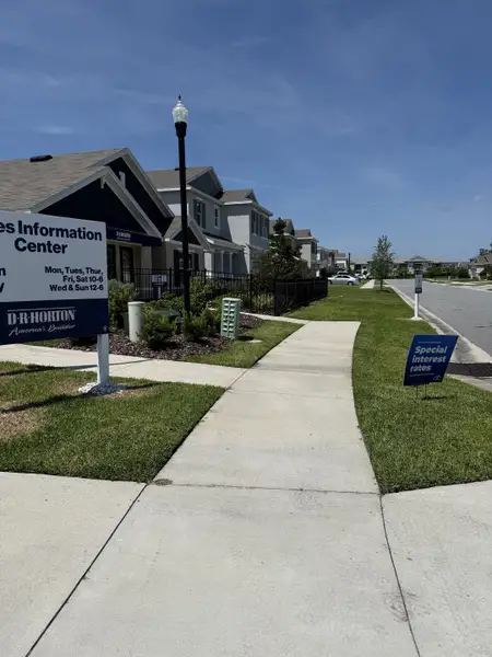 A charming community with modern homes and manicured lawns in Ridge at Heath Brook by D.R. Horton (Ocala, FL). A charming community with modern homes and manicured lawns in Ridge at Heath Brook by D.R. Horton (Ocala, FL).