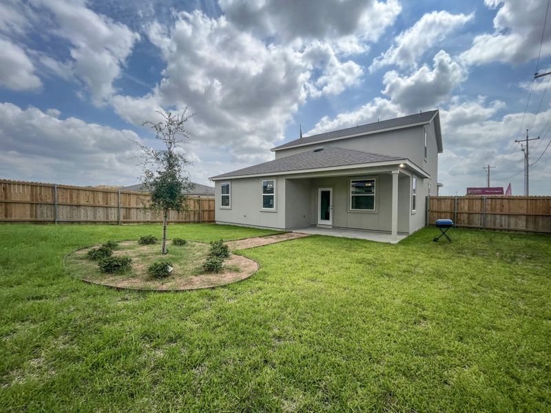 Exterior details of a home in Villas San Agustin, Laredo (Image 2).