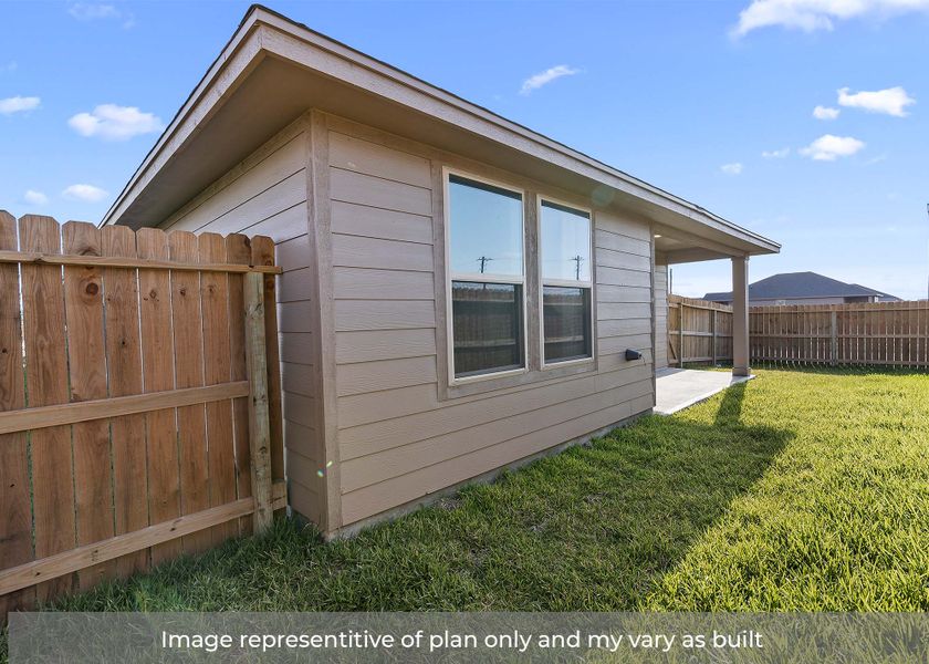 Exterior details of a home in Ranch View, Corpus Christi (Image 3).