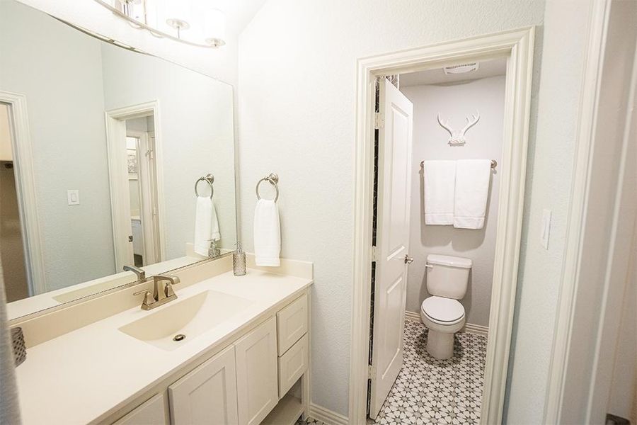 Image 4 of the Estates of Cole Manor community in Red Oak, TX.