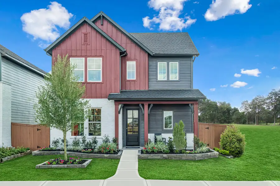 Front exterior of a home in the Elyson 40' community, located in Katy, TX (Image 3).