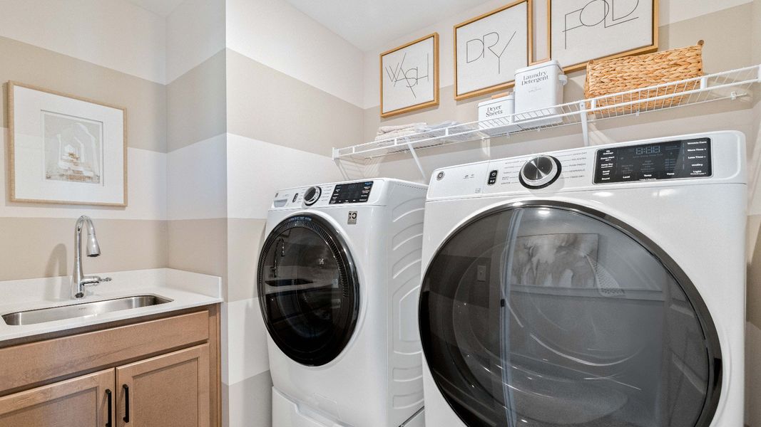 Close-up of interior finishes in a home at Spring Branch, Smyrna (Image 27).
