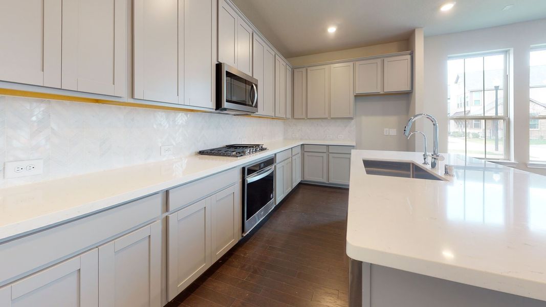 Image 26 of the Lakeshore at Towne Lake Townhomes community in Cypress, TX.