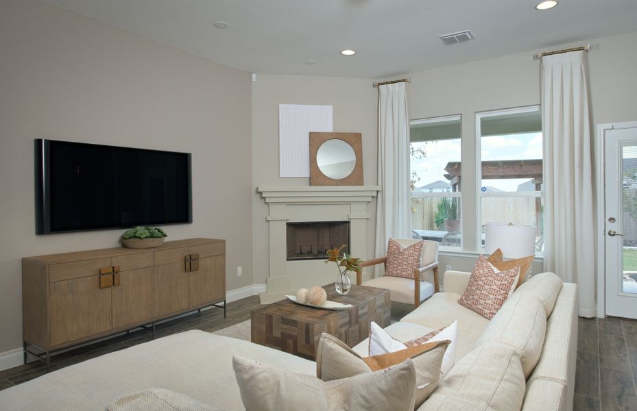 Furnished interior in a model home at The Overlook at Creekside in New Braunfels (Image 21).