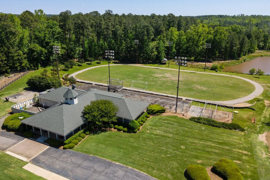 Community amenity available to residents of Club Cottages at Harbor Club in Greensboro (Image 4).
