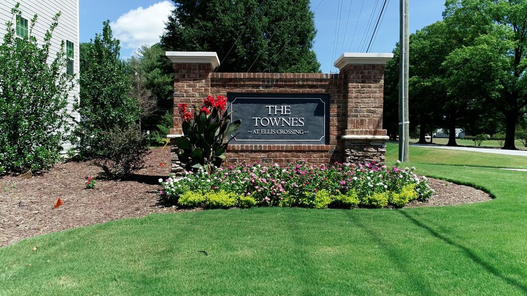 Image 37 of the Ellis Crossing Townes community in Durham, NC.