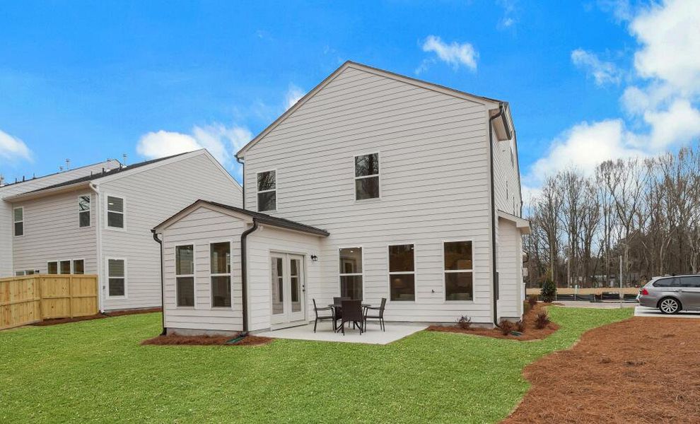 Exterior details of a home in Villas at Dawsonville, Dawsonville (Image 4).