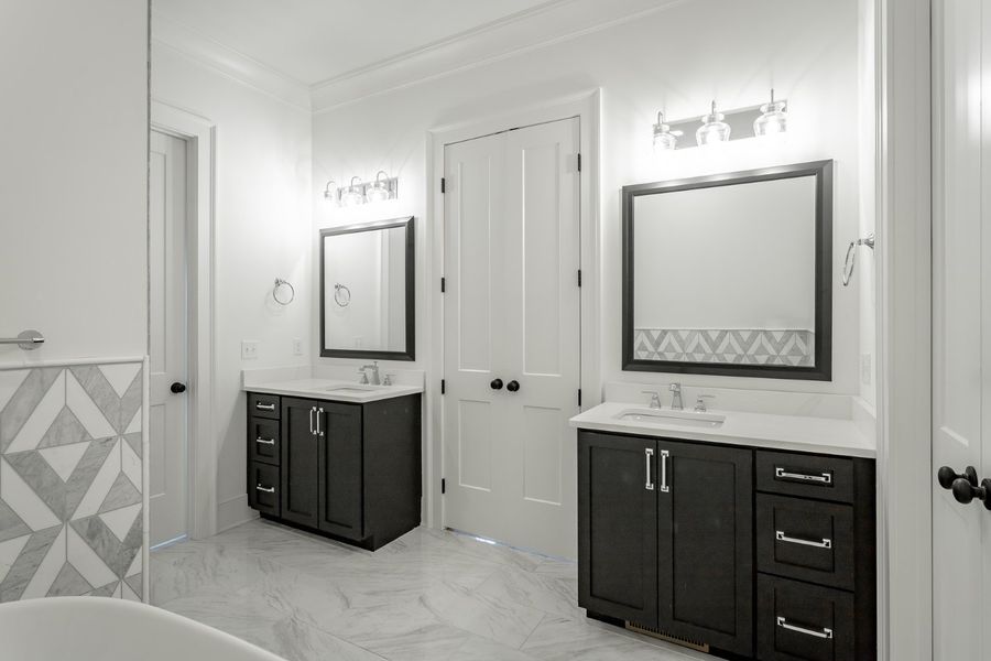 Furnished interior in a model home at Hidden River in Signal Mountain (Image 46).