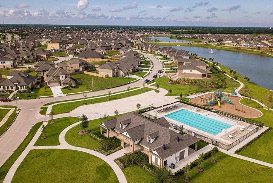 Image 11 of the Lakes of Savannah community in Rosharon, TX.