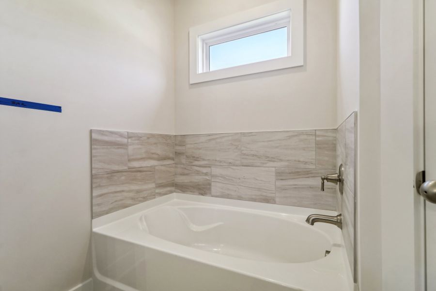 Austin II - Bathroom