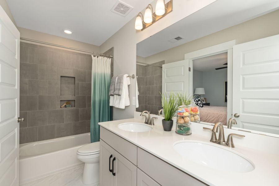 Secondary Bathroom | Victor Plan