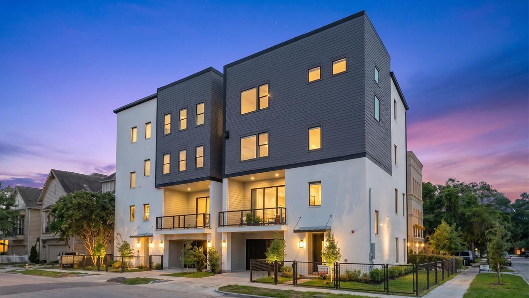 Condo located in Crocker Street, Houston, highlighting architectural design (Image 3). Condo located in Crocker Street, Houston, highlighting architectural design (Image 3).