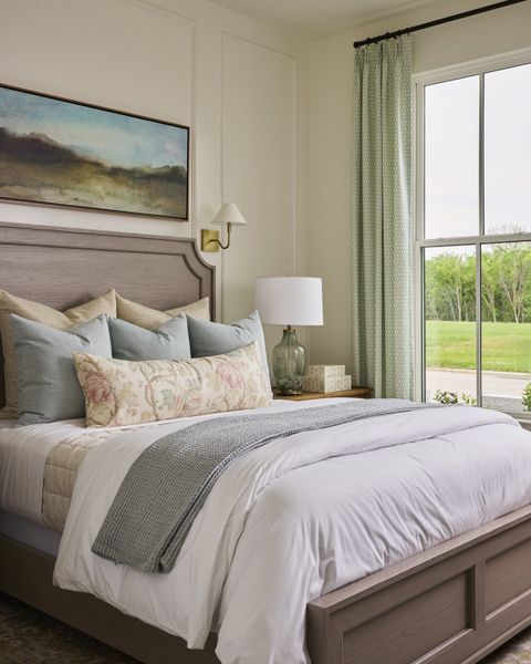 Furnished interior in a model home at Custer Ridge Estates in Allen (Image 33).