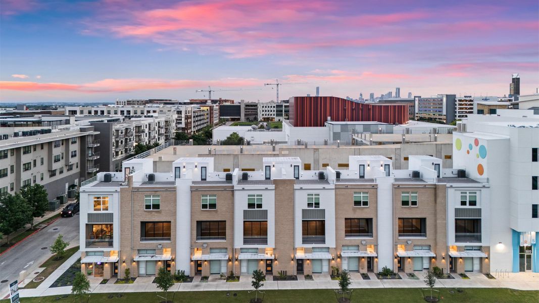 Condo located in MUELLER EIGHT LIVE WORK COLLECTION, Austin, highlighting architectural design (Image 4). Condo located in MUELLER EIGHT LIVE WORK COLLECTION, Austin, highlighting architectural design (Image 4).