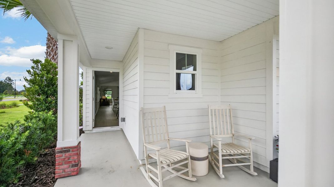 Exterior details of a home in Liberty Cove, Yulee (Image 7).