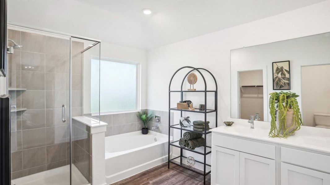 Furnished interior in a model home at Silverthorne in Conroe (Image 19). Furnished interior in a model home at Silverthorne in Conroe (Image 19).