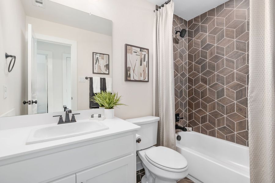 Castle Hills Northpointe Townhomes Secondary Bathroom by American Legend Homes