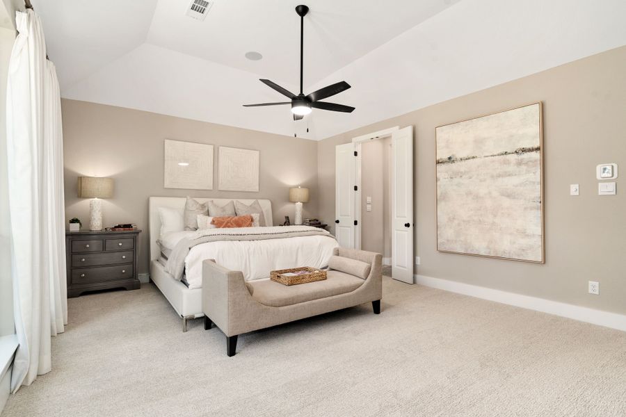 Plan 1685 Main Bedroom Representative Photo by American Legend Homes