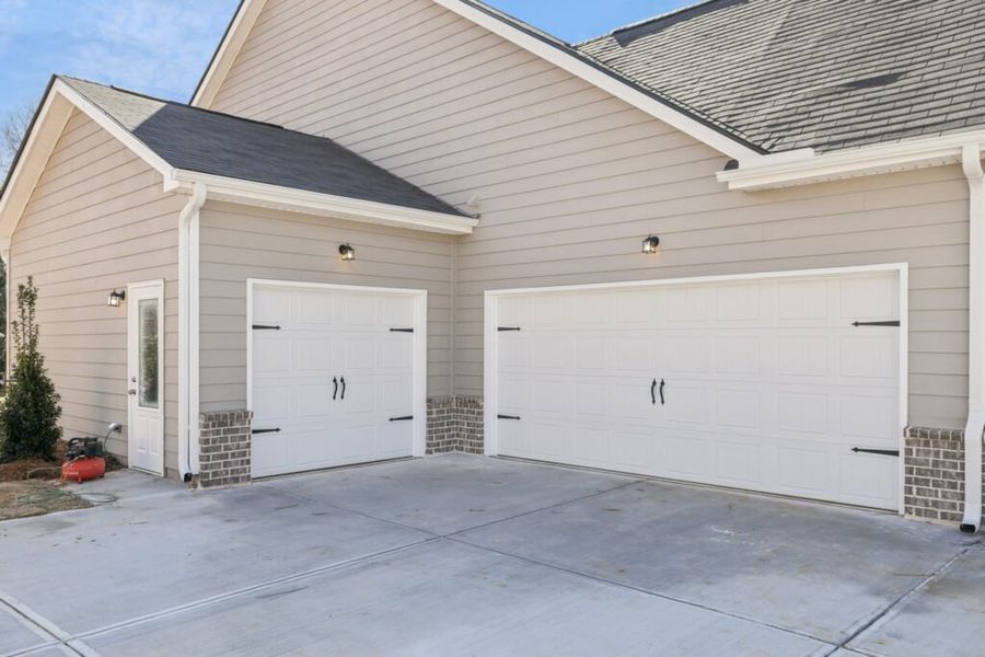 Exterior details of a home in Stephens Landing, Loganville (Image 4). Exterior details of a home in Stephens Landing, Loganville (Image 4).