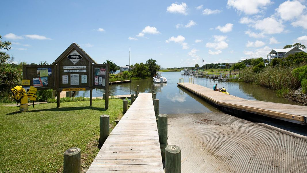 Image 29 of the Merchant Point community in Jacksonville, NC.