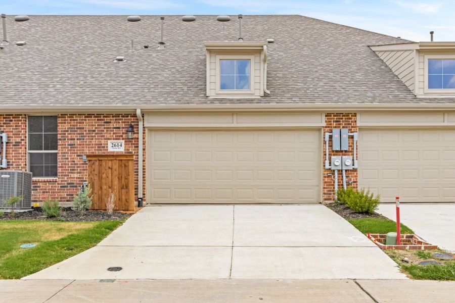 Mira Lagos Villas,75054