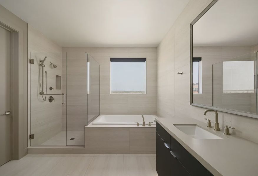 Model Plan 5036 Primary Bath - 4 of 13