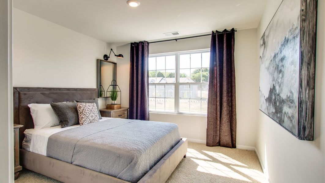 Furnished interior in a model home at Woodbridge Glen Townhomes in Lebanon (Image 33).