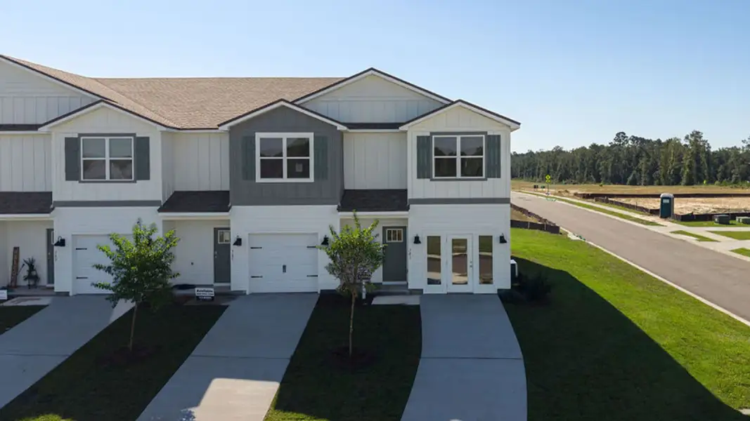 Front exterior of a home in the Abilene Acres community, located in Tallahassee, FL (Image 18).
