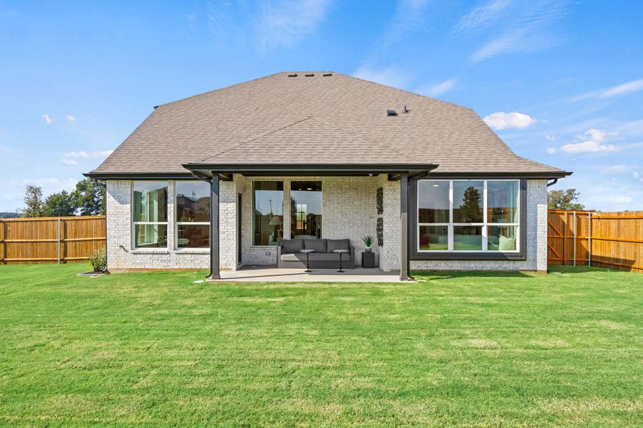 Exterior details of a home in El Dorado, Granbury (Image 2).